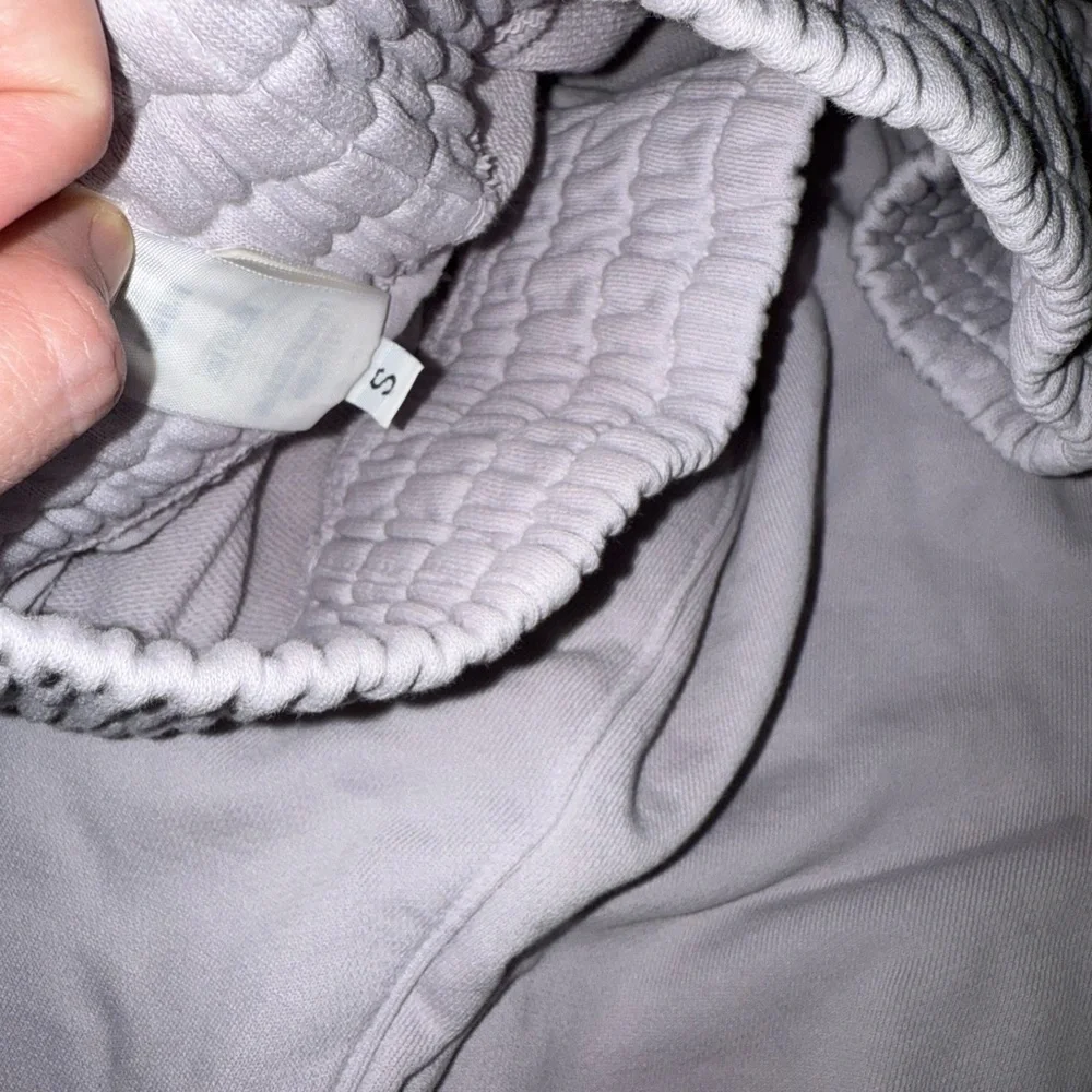 AGOLDE BOXING EXAGGERATED‎ WAISTBAND SHORTS JELLYBEAN and SWEATSHIRT SET - Picture 5 of 5